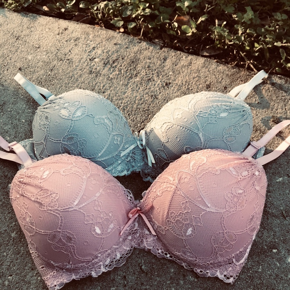 2 pack push up bras!